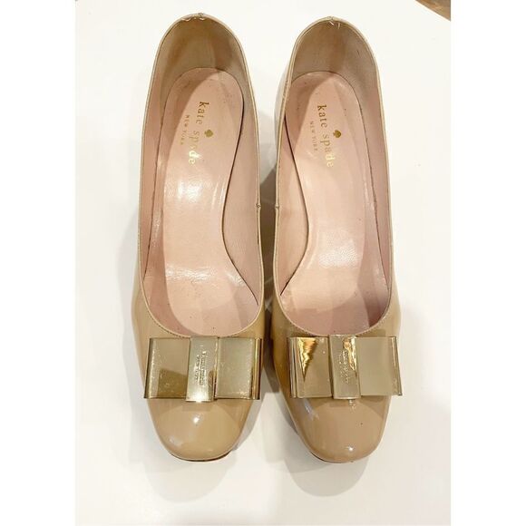 Kate Spade Beige Block Heel Pumps with Silver Bow - Picture 2 of 10